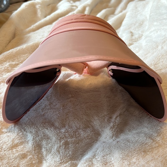 Sun Hat with Retractable Visor - Picture 2 of 8